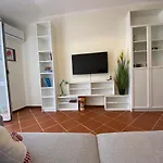 La Casa Nei Carobi بيت للعطل *